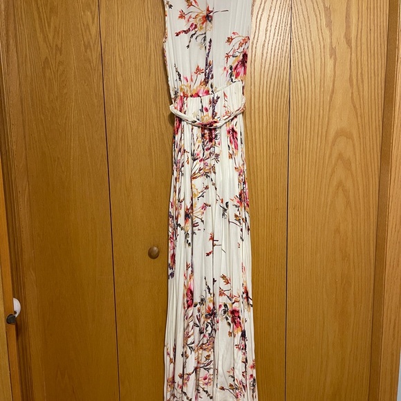 VICI Sweet Georgia Diana Floral Maxi Dress - Picture 3 of 8